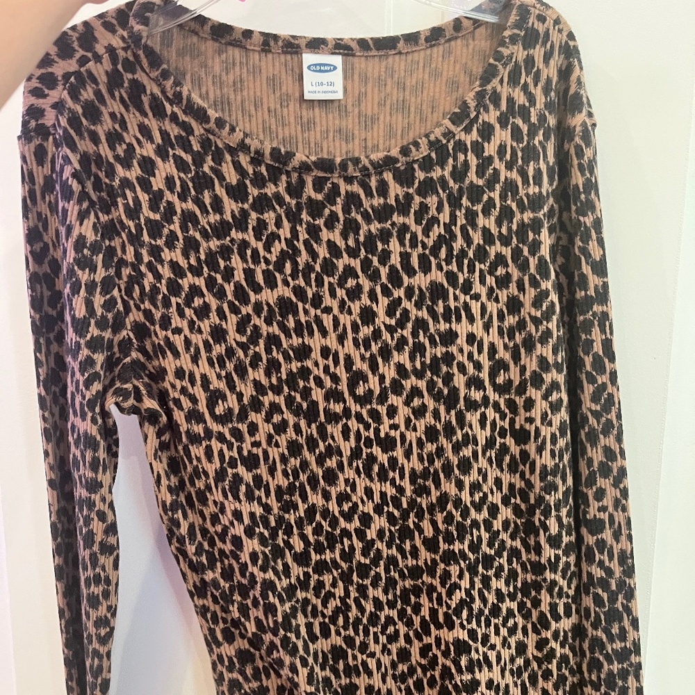 Old Navy Cheetah Print Long Sleeve Top
